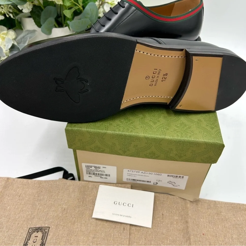 Men’s Gucci, black leather derby, shoes with green red web trim size 12.5